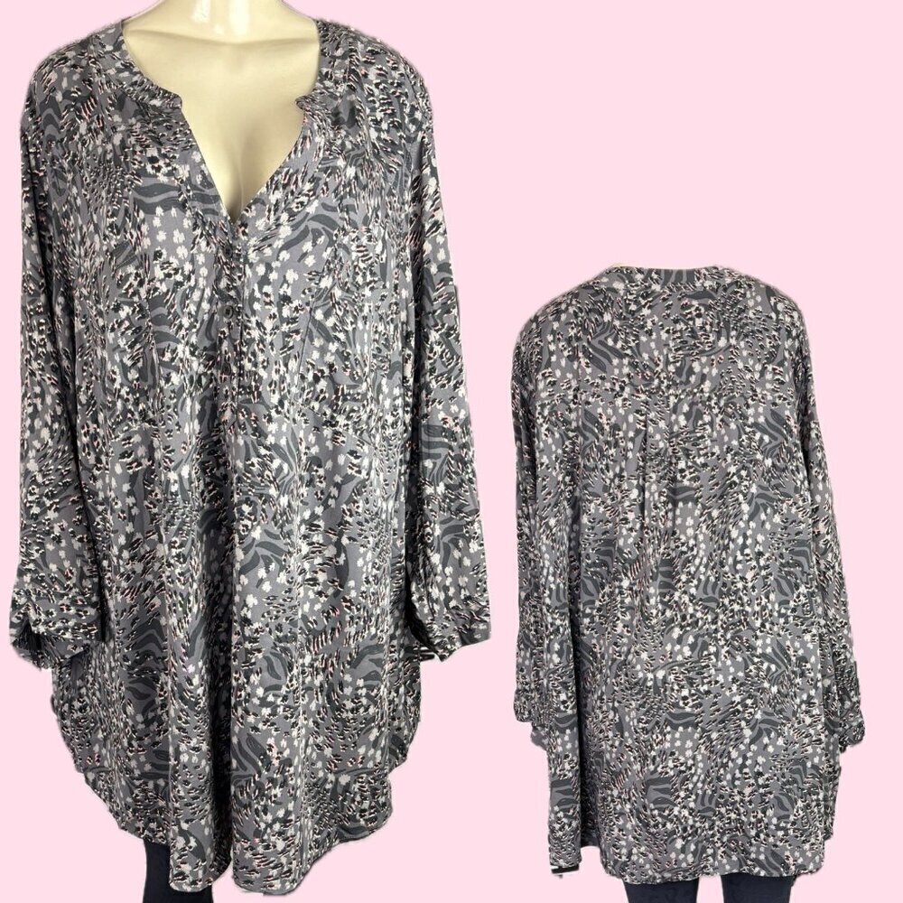 Torrid +6 Gray/Pink Split Button Neck Leopard & Zebra‎ Print 3/4 Sleeve Blouse